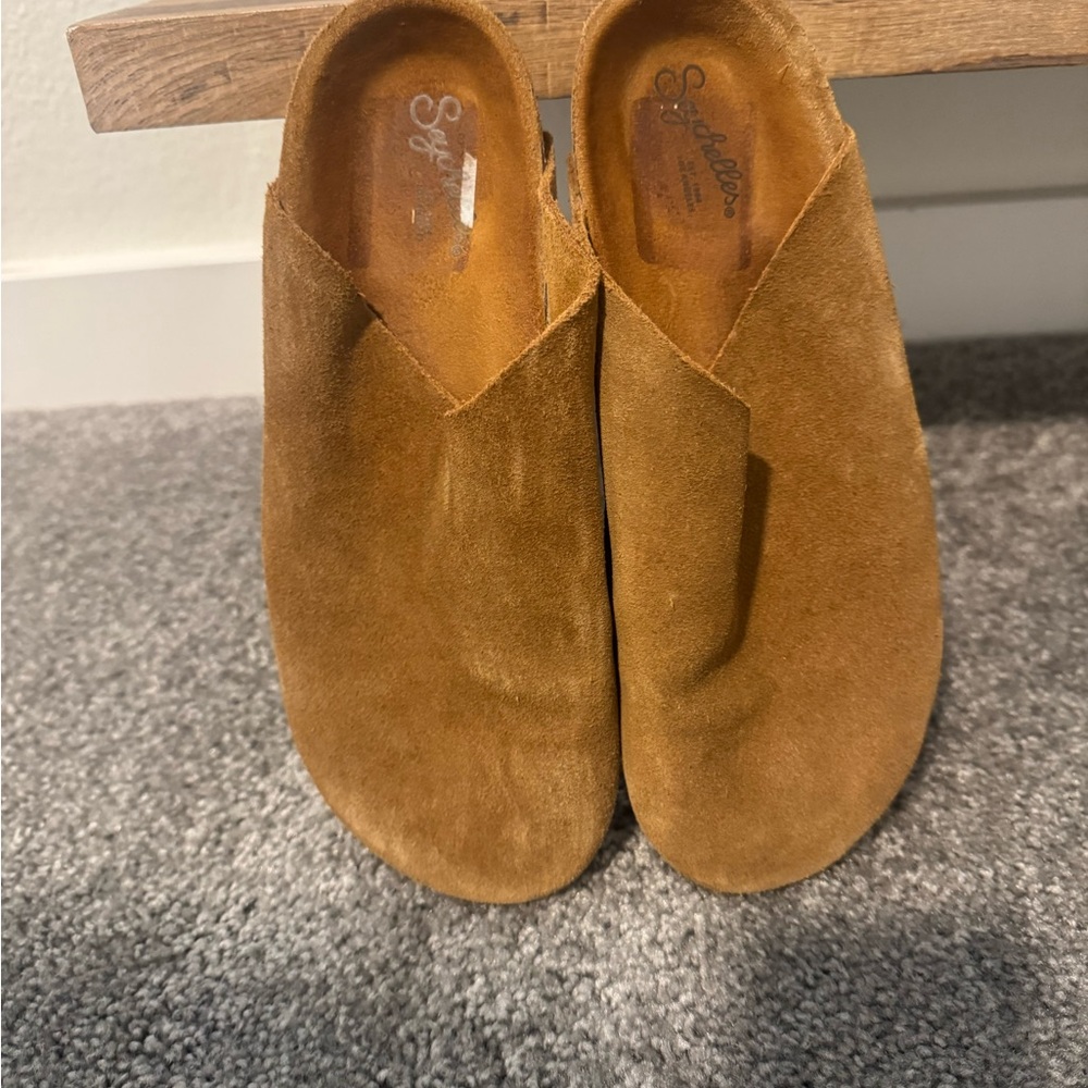 Seychelles Tan Suede Wonen's Loafers
